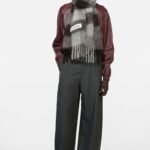 Acne Studios Scarfが毎年人気を集める理由