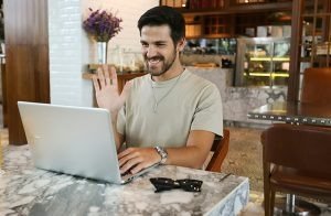 Grow Your English Speaking Confidence with Relaxed Online Lessons