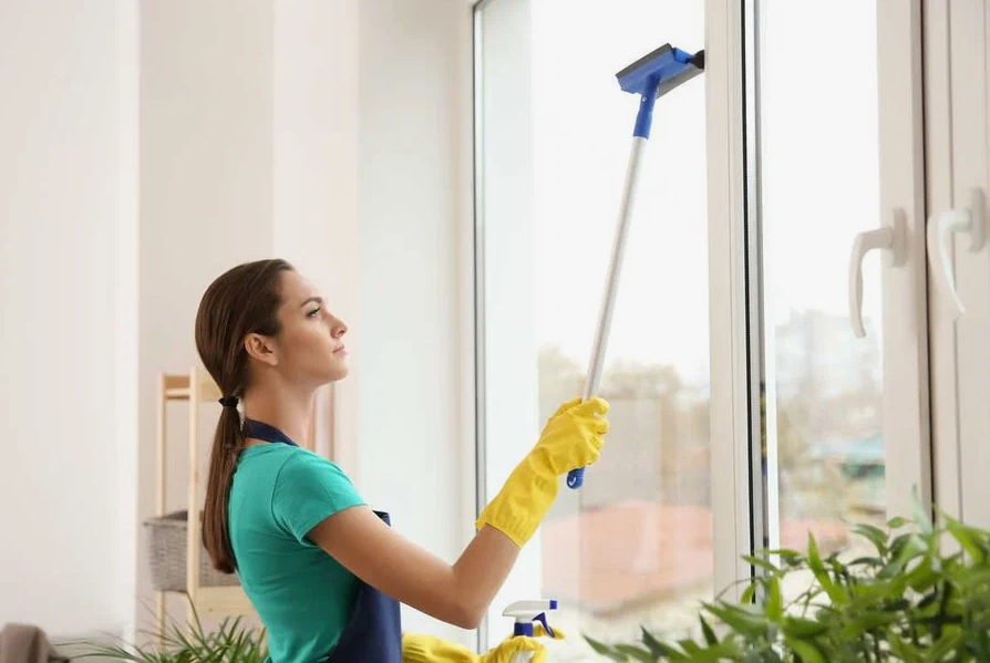 Restaurant Window Cleaning: A Complete Guide to Cleaner Glass