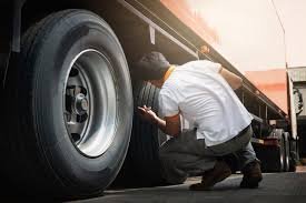 How Atlanta Fleets Can Manage Repair Costs Across Trucks and Trailers