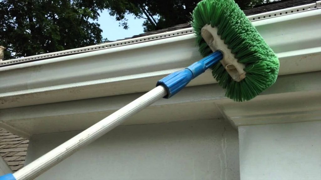 A Practical Guide to Professional Outside Gutter Cleaning