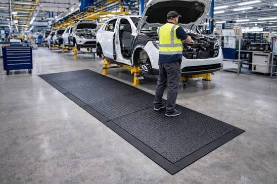 Rubber Stable Mats in Commercial and Industrial Workspaces: Ergonomics, Durability, and Safetyc
