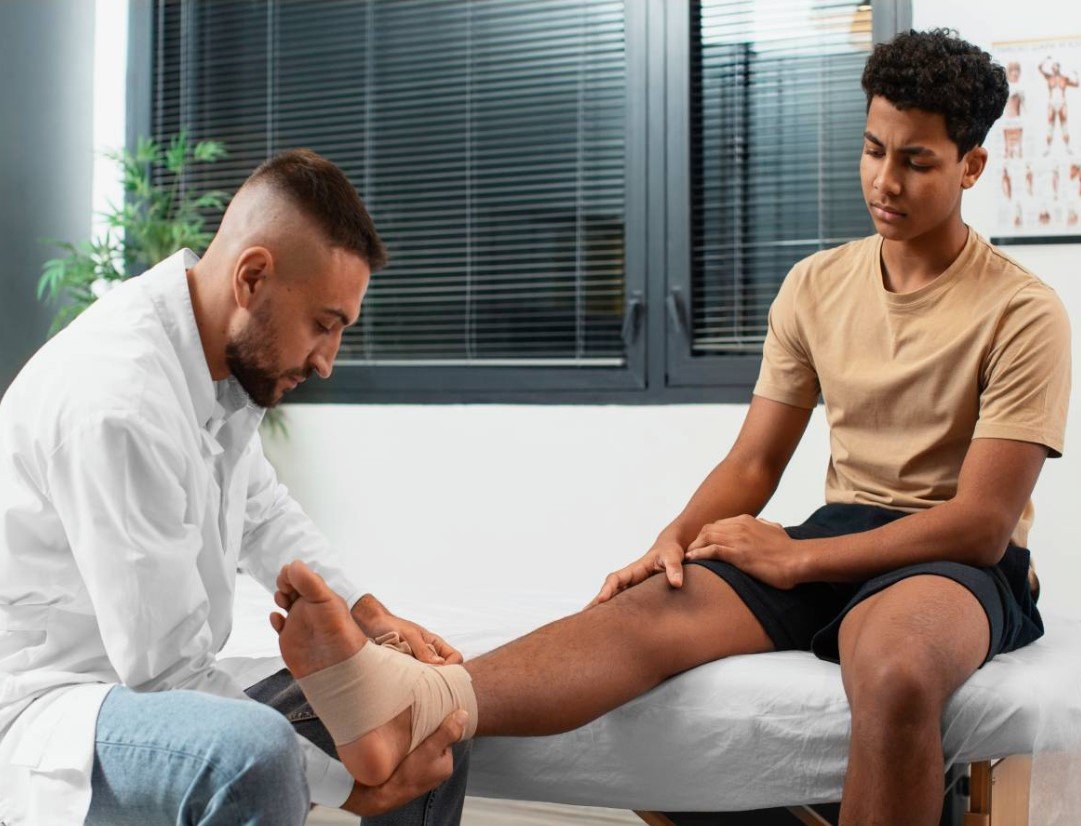FYZICAL Therapy and Balance Centers – Woodstock: How Sports Injury Rehab in Woodstock Supports a Stronger Return to Sports?